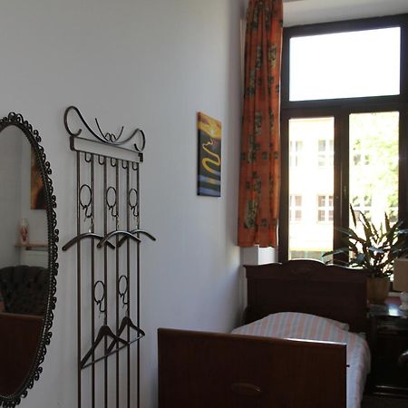 Pokoje Goscinne P.O.W. 17 Łódź Chambre photo