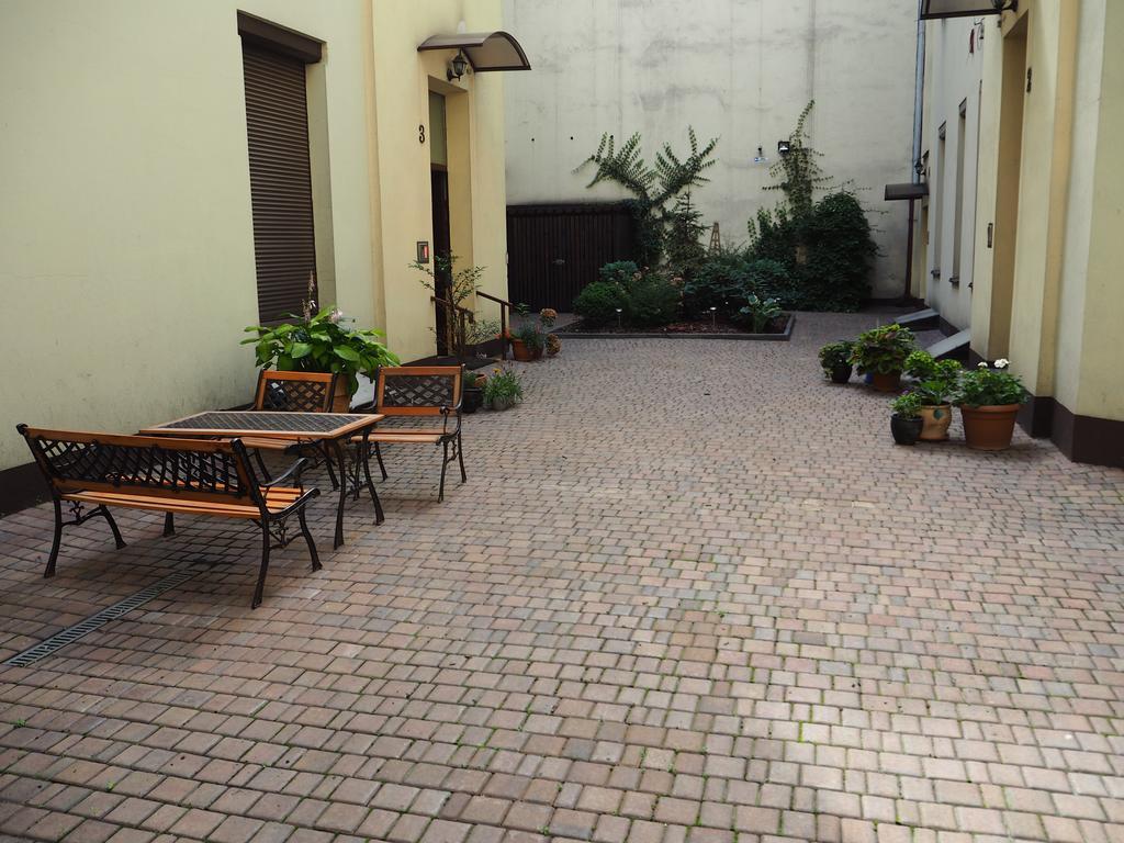 Pokoje Goscinne P.O.W. 17 Łódź Extérieur photo