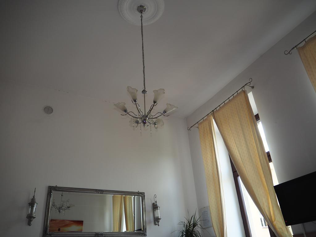 Pokoje Goscinne P.O.W. 17 Łódź Extérieur photo
