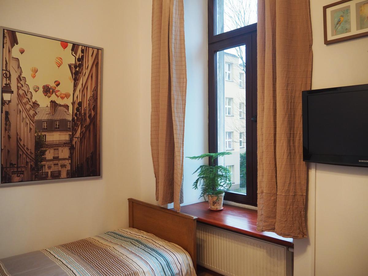Pokoje Goscinne P.O.W. 17 Łódź Extérieur photo
